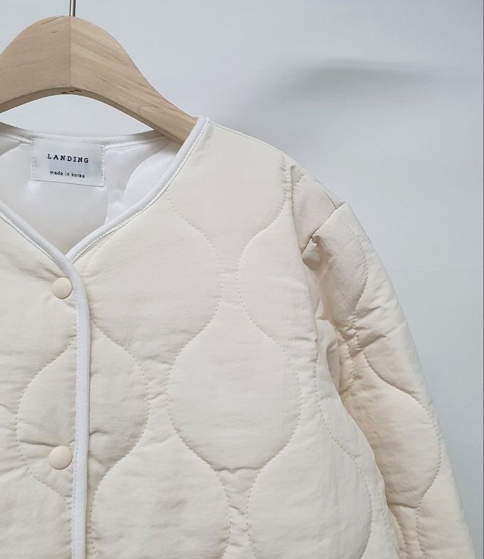 韓國 LANDING - 韓國製絎縫壓紋鋪棉圓領外套-象牙白 (FREE)