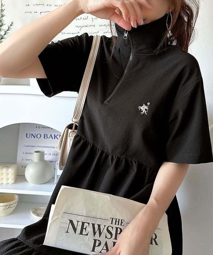 日本 Classical Elf - 簡約logo運動風半拉鏈短袖洋裝-象牙