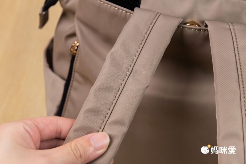 多達10個夾層！日本連線 ✈ 輕量減壓媽媽包