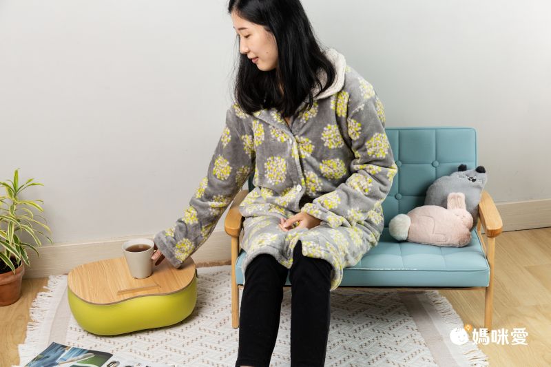 日本小泉 - 輕量極柔發熱保暖家居服/外套-小波斯菊-米杏 (大人)