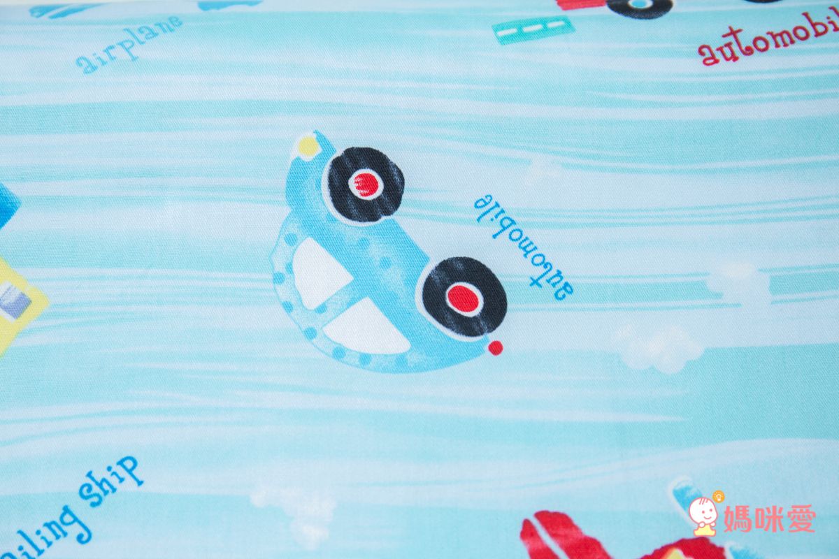 鴻宇 HongYew - 防螨抗菌100%美國棉幼童護頸型天然乳膠枕-交通樂園-1778