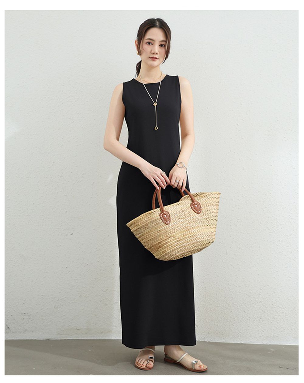 百搭圓領修身長洋裝-無袖款-黑色