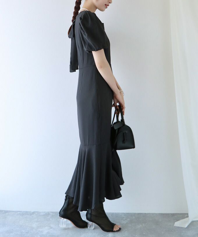 日本 BLUE EAST - 時光漫漫後綁帶泡泡袖洋裝-簡約黑