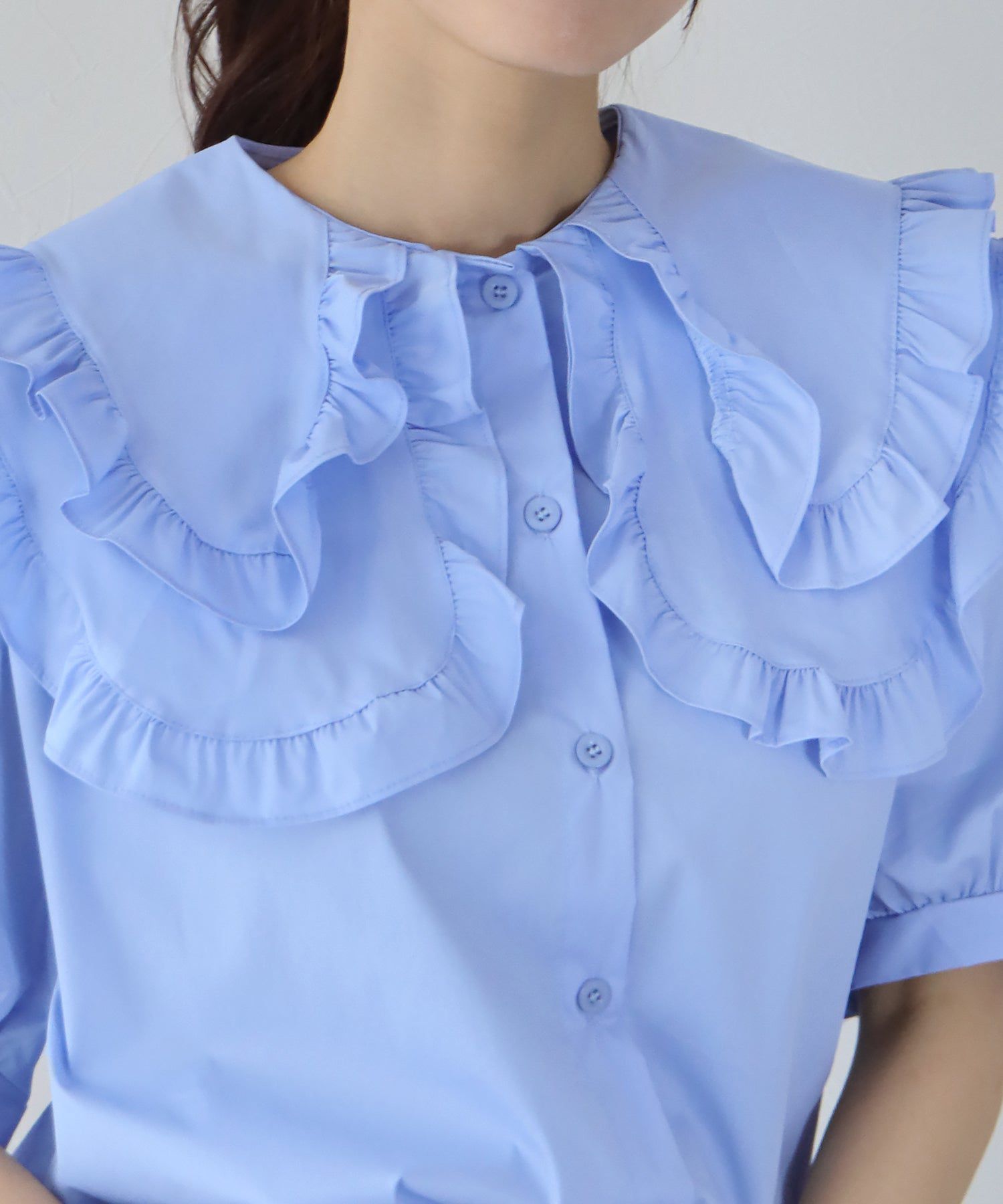 日本 BLUE EAST - 荷葉層次領泡泡短袖襯衫-條紋-水藍