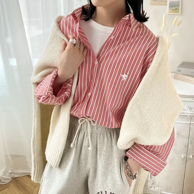 日本 Classical Elf - 胸前刺繡直條紋率性長袖襯衫-珊瑚橘