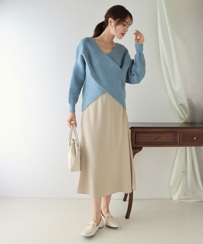 日本 BLUE EAST - 修身美腿素面傘狀長裙-灰藍