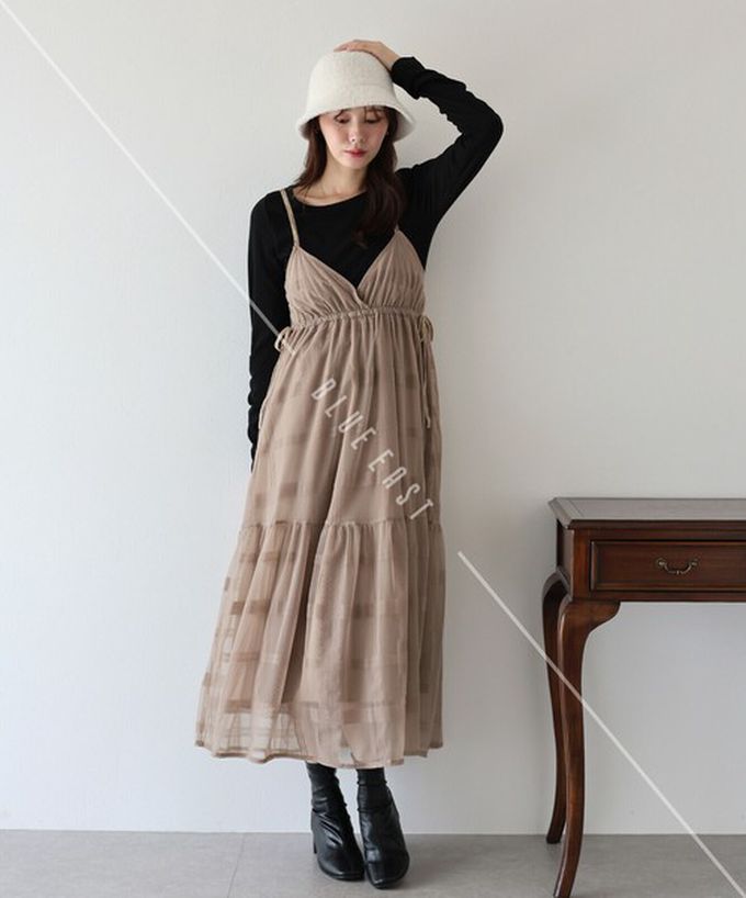 日本 BLUE EAST - 甜美植絨大格紋吊帶背心洋裝-卡其