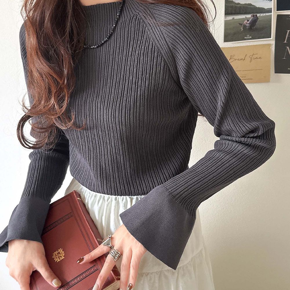 美型小立領喇叭袖合身針織上衣-炭灰