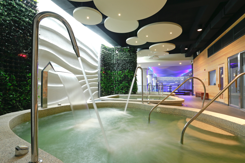 一泊一食↘３折再送四方牧場券 ꕥ 苗栗馥藝金鬱金香酒店