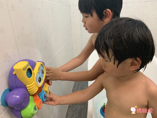 媽咪洗澡神助手♡【英國Vtech ✖ 加拿大MARCUS】歡樂聲光洗澡玩具♡泡泡章魚邊洗澡邊唱歌