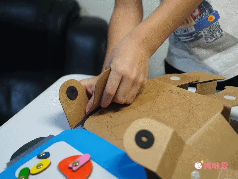 MEandMine - 彩色情緒機器人