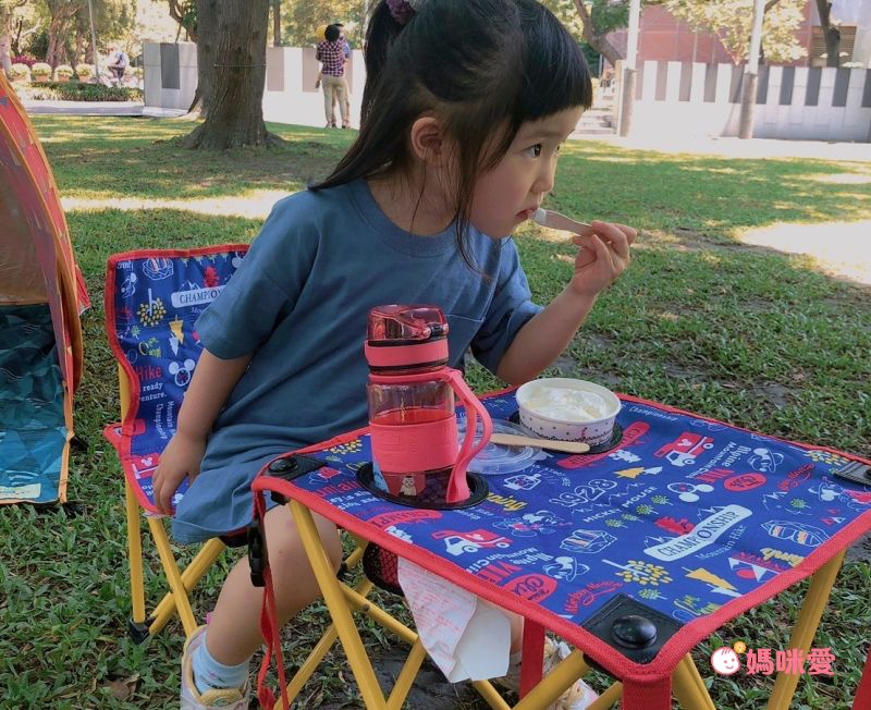 日本 Pearl 金屬 - 迪士尼 輕巧摺疊椅-維尼-綠X黃 (耐重60kg)