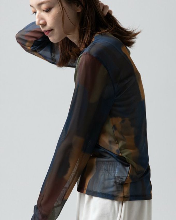 日本 gleam - 水彩畫風透膚休閒長袖上衣-深棕x藍系