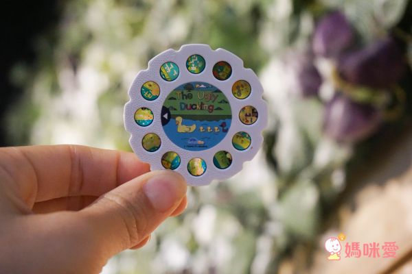 讓孩子乖乖睡覺的神器【加拿大 Moonlite 故事投影機】