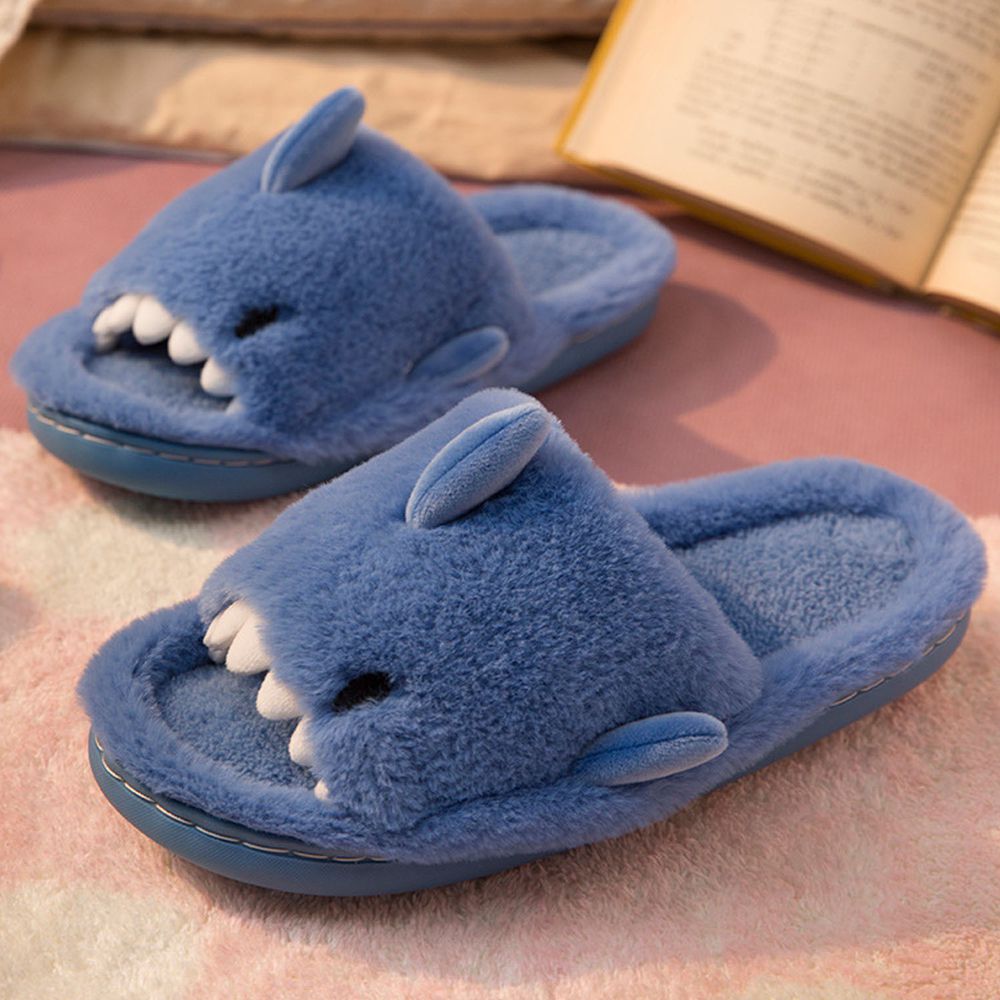 毛毛保暖室內拖鞋-可愛鯊魚-藍色