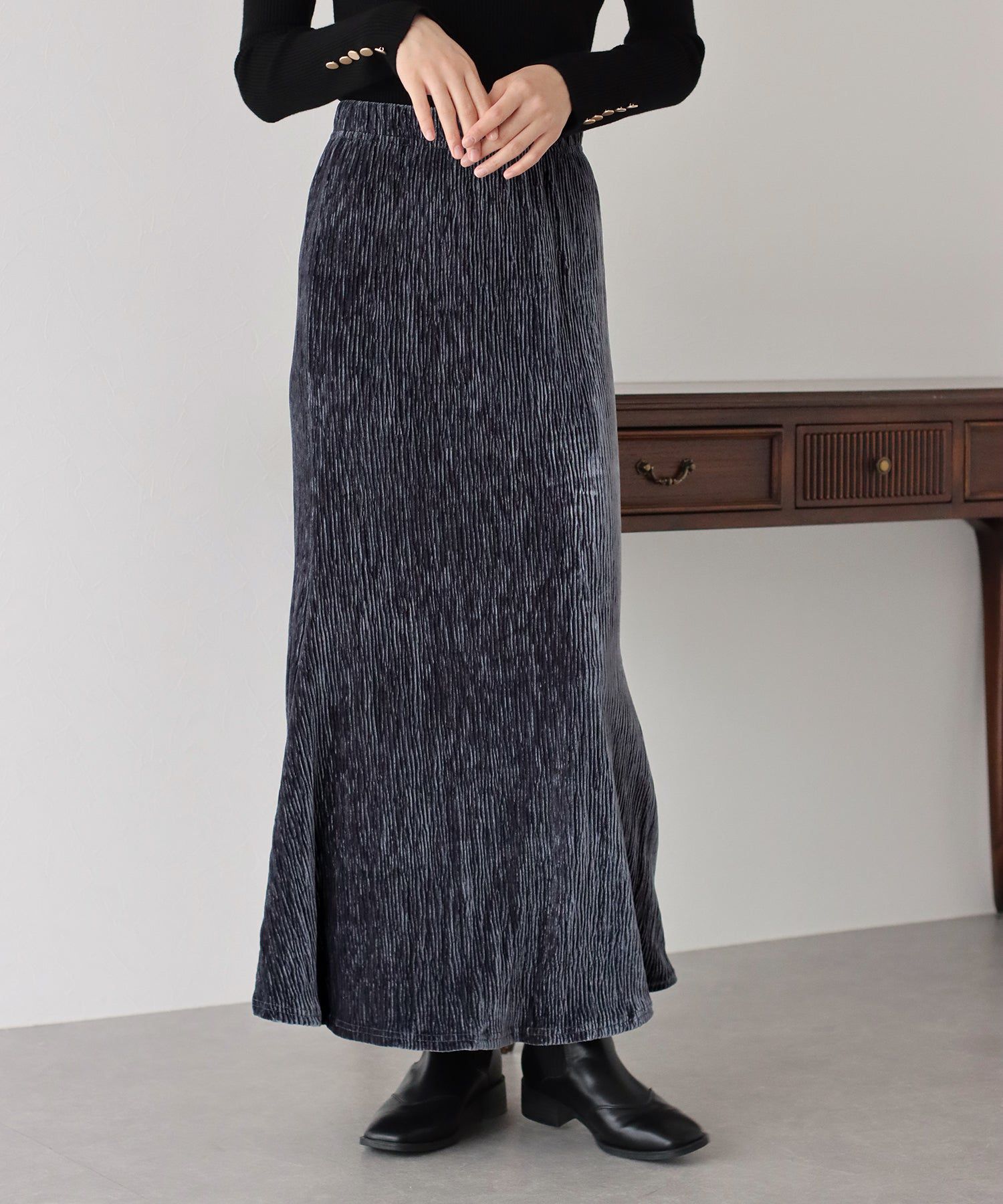 日本 BLUE EAST - 大人的優雅絲絨魚尾裙-黑