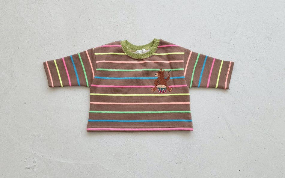 韓國 Mimico - (裏起毛)刺繡打鼓熊條紋T-棕