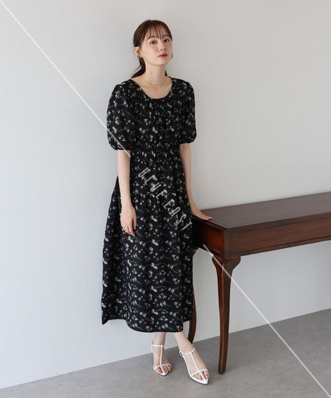 日本 BLUE EAST - 水墨感花卉束腰泡泡袖洋裝-棕綠 (M)