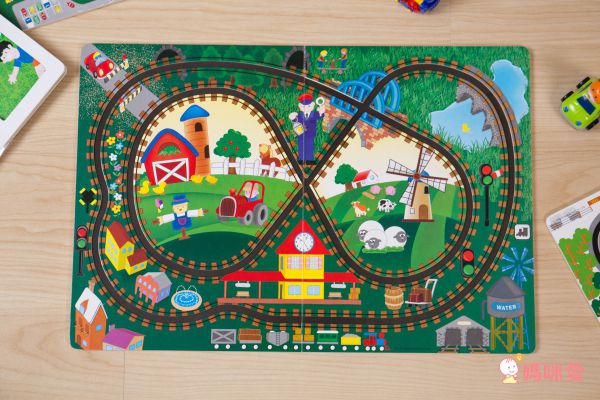 軌道車車書★ 1歲以上手眼協調遊戲書♬轉動發條車車跑起來✦ 熱銷47折起！