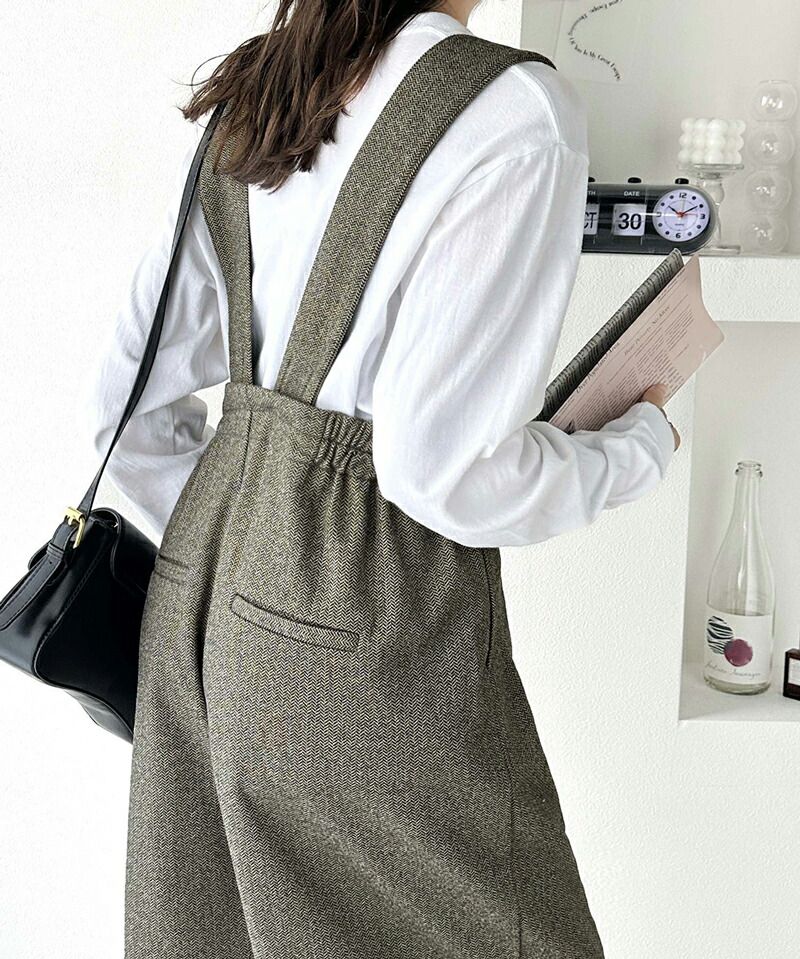 日本 Classical Elf - 高腰工裝風裏起毛寬版吊帶褲-炭黑