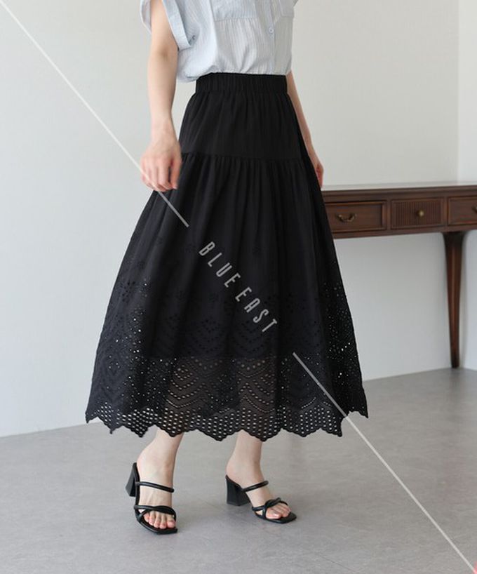 日本 BLUE EAST - 甜美雕花蕾絲下擺鬆緊長裙-水藍