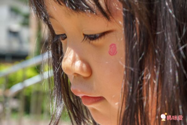 幫芭比製作獨一無二的裙子 ❤ 可重複製作～超好玩！