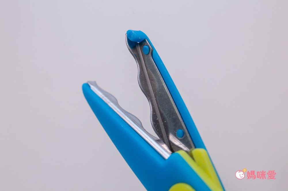 韓國最夯【韓國 ROI BOOKS】閃亮換裝寶石貼、公主彩妝遊戲書