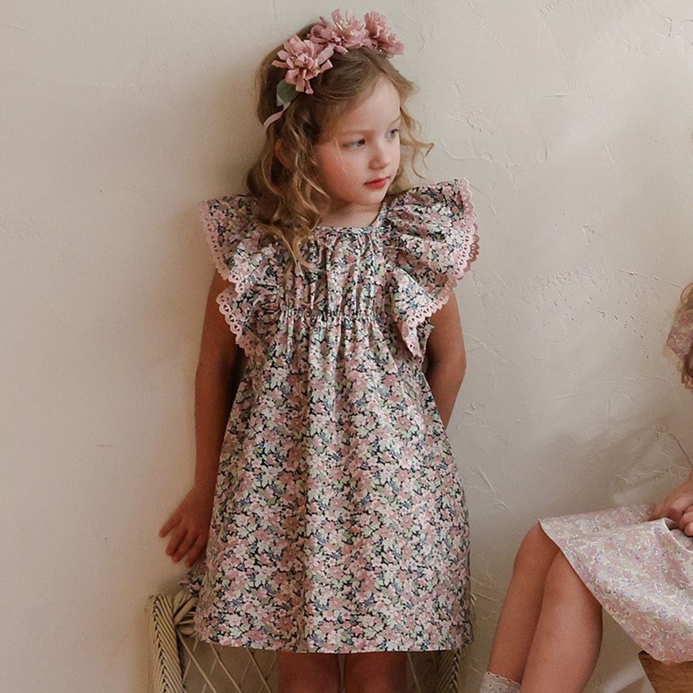 Puellaflo 花漾精靈荷葉飛袖連身洋裝-黑X粉