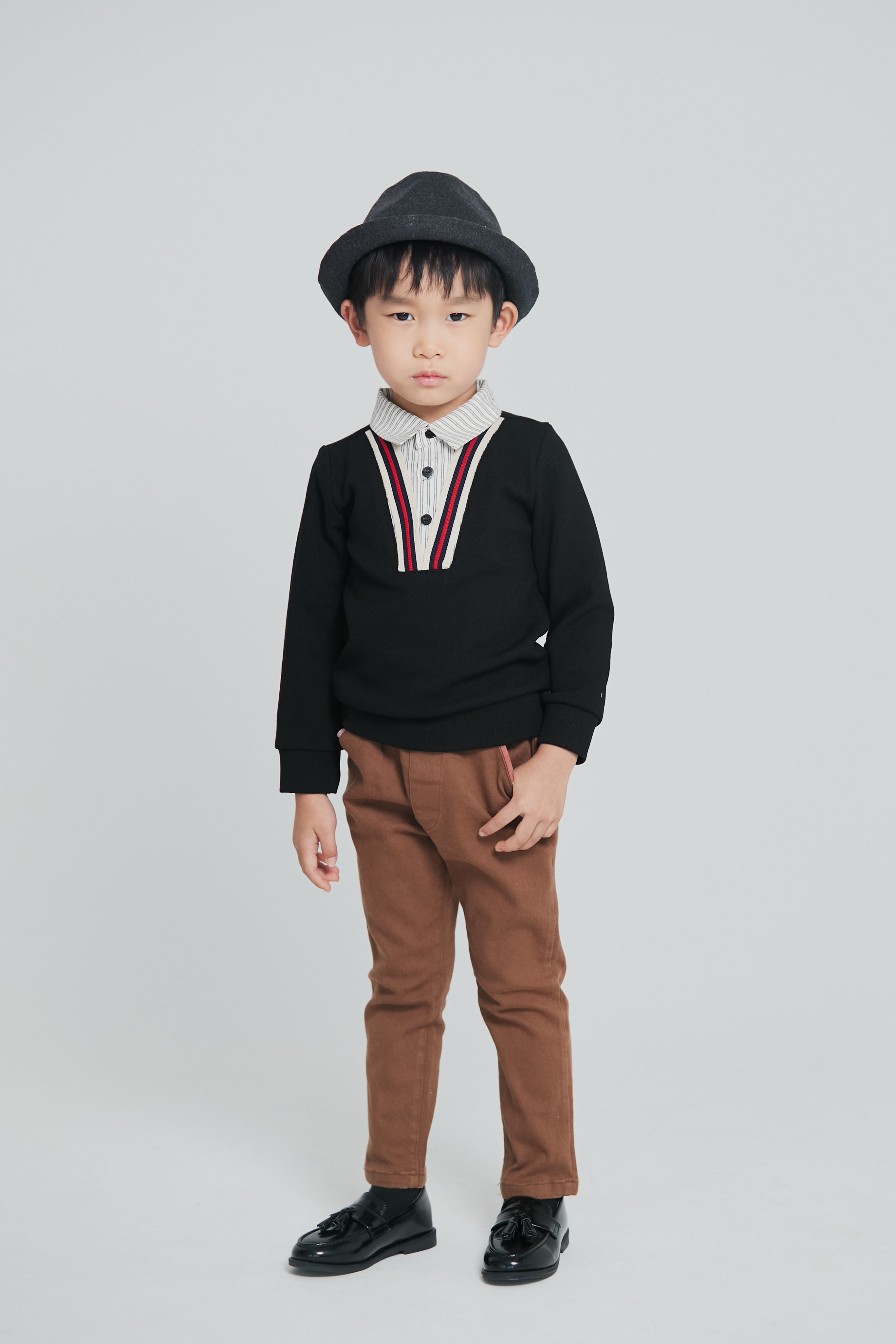 韓國 Coco Bang - 假兩件V字翻領上衣-黑