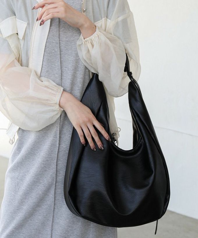 日本 Bab - 俐落雙拉鍊彎月形質感肩背包-咖啡