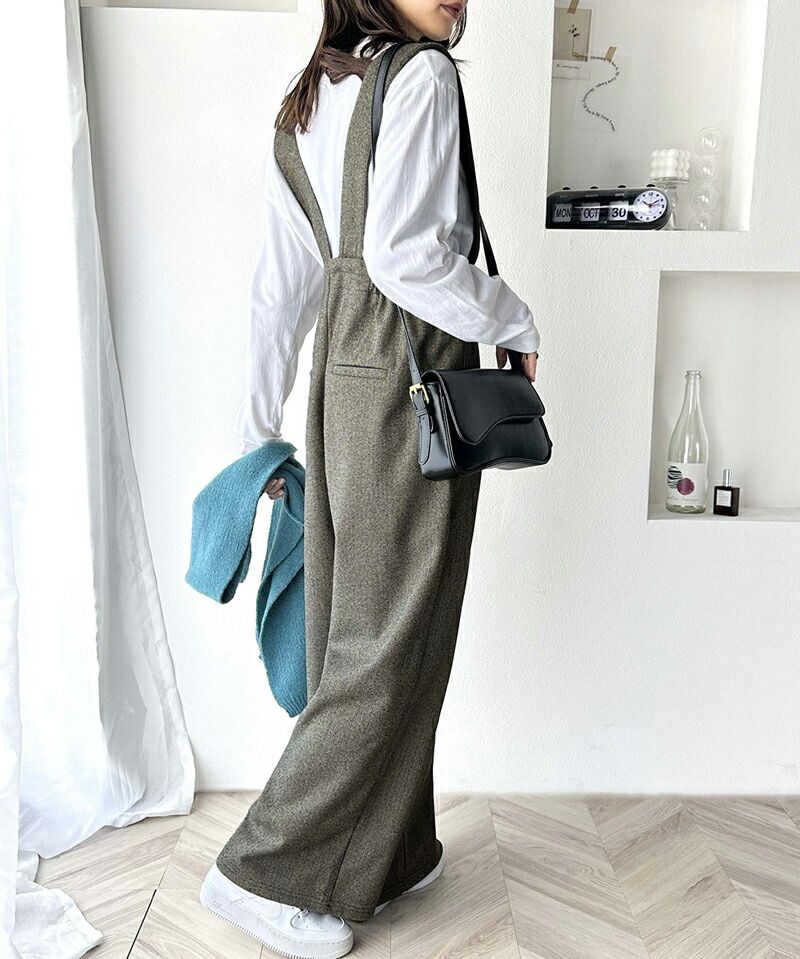 日本 Classical Elf - 高腰工裝風裏起毛寬版吊帶褲-炭黑