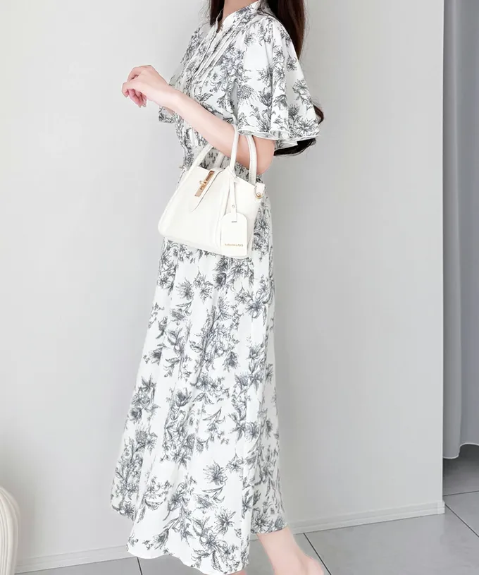 日本 Classical Elf - 優雅質感荷葉袖碎花洋裝-淺卡其