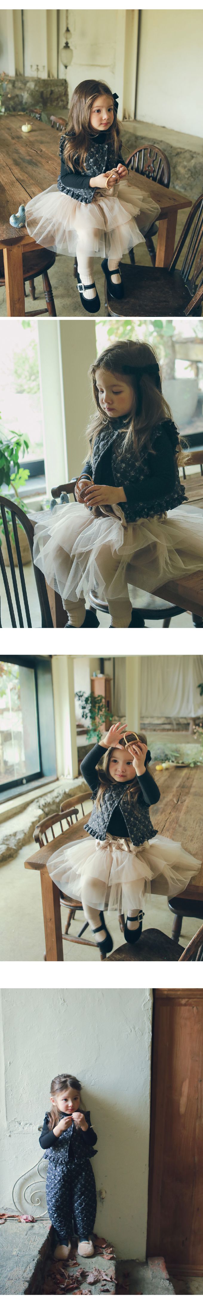 韓國 Puellaflo - 荷葉布邊小領長袖上衣-黑