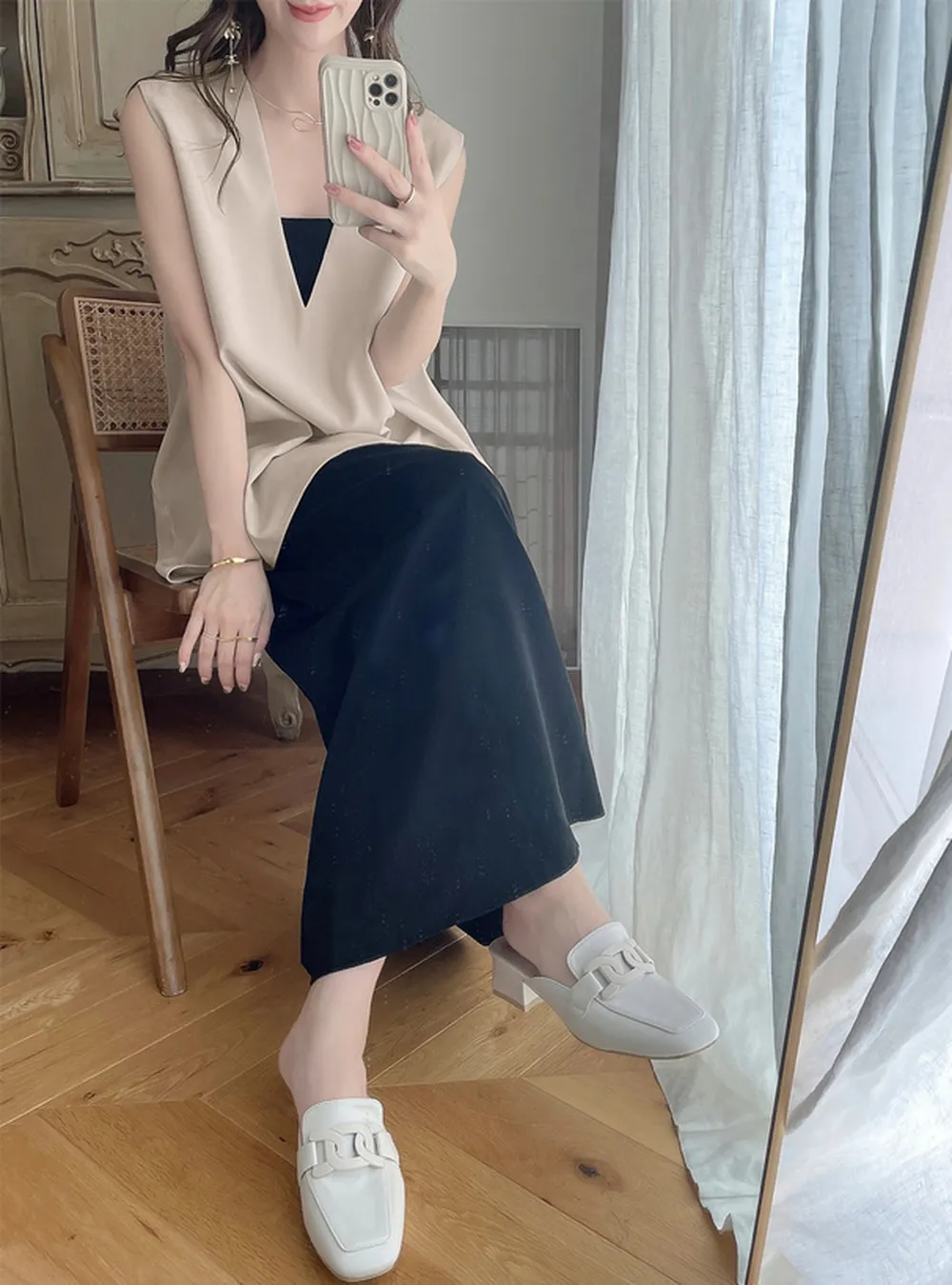 日本 GRL - 優雅V領無袖西裝背心-深灰 (F)