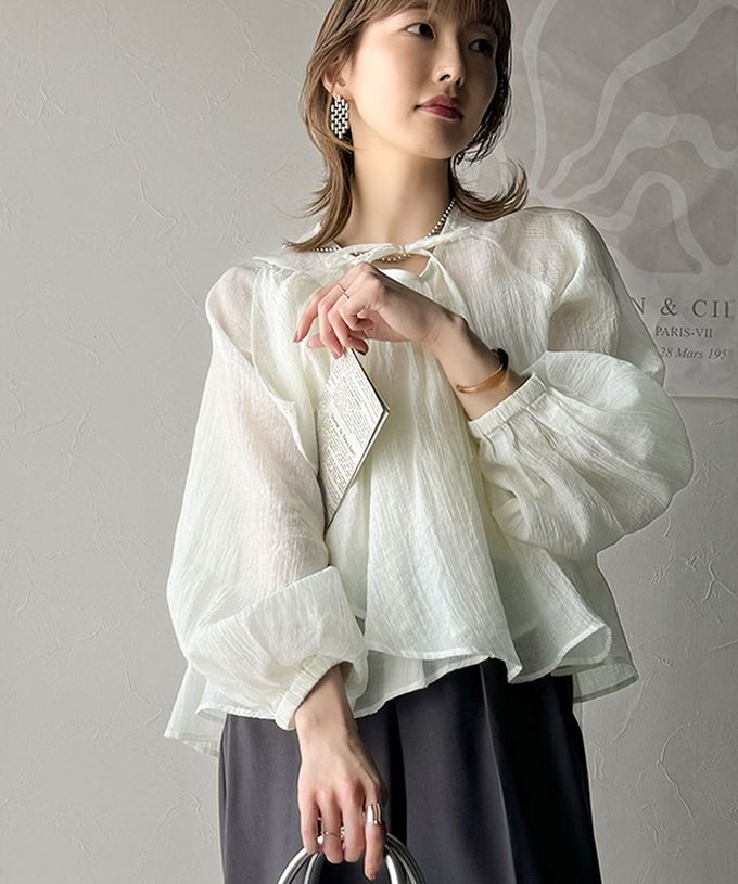 日本 Classical Elf - 清新飄逸不對稱荷葉長袖上衣-白