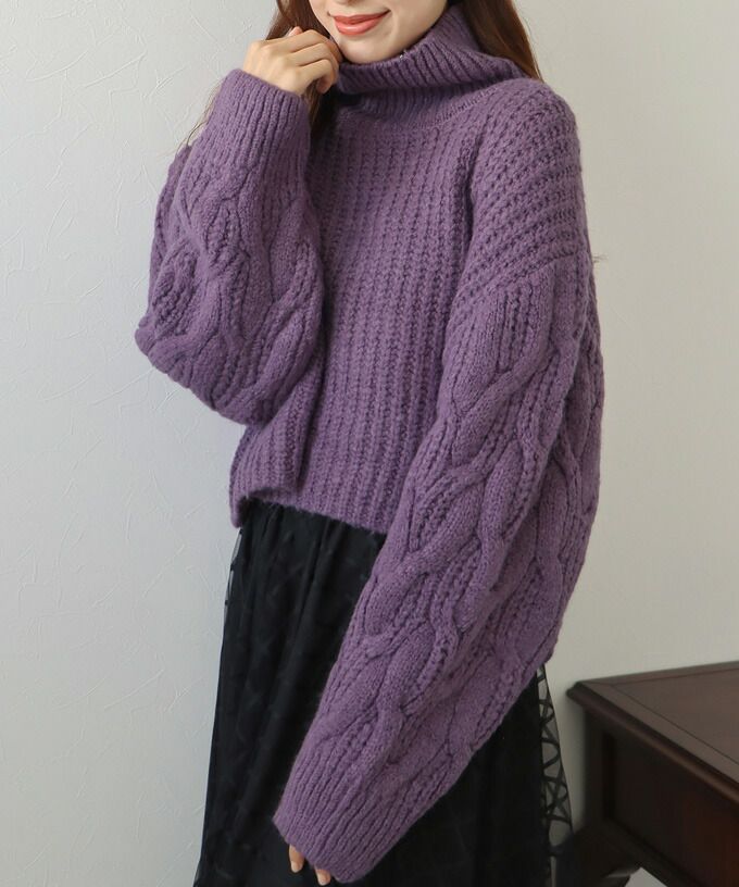 日本 BLUE EAST - 高領麻花編泡泡袖短版毛衣-象牙杏