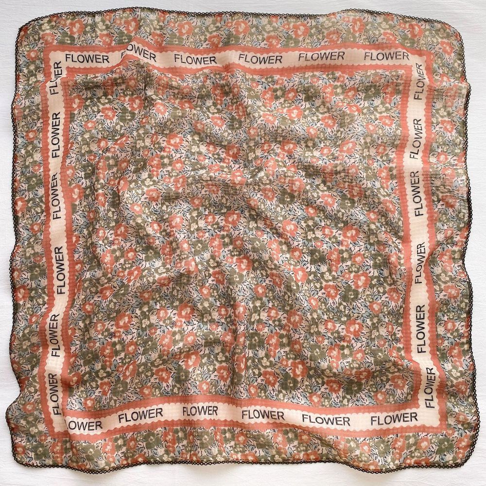 法式棉麻披肩方巾-字母花紋-紅綠 (90x90cm)