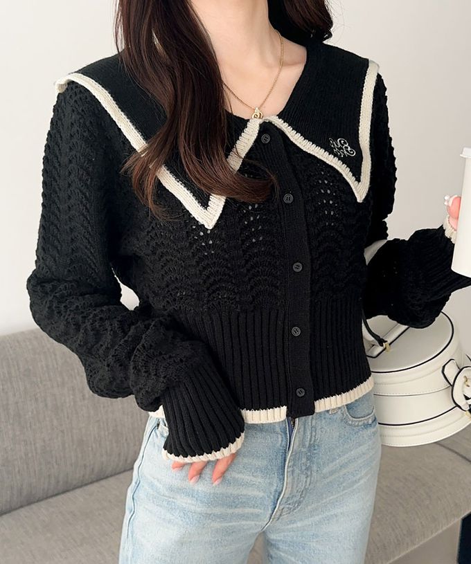 日本 Classical Elf - mily bilet 復古氣質領洞洞針織上衣-黑