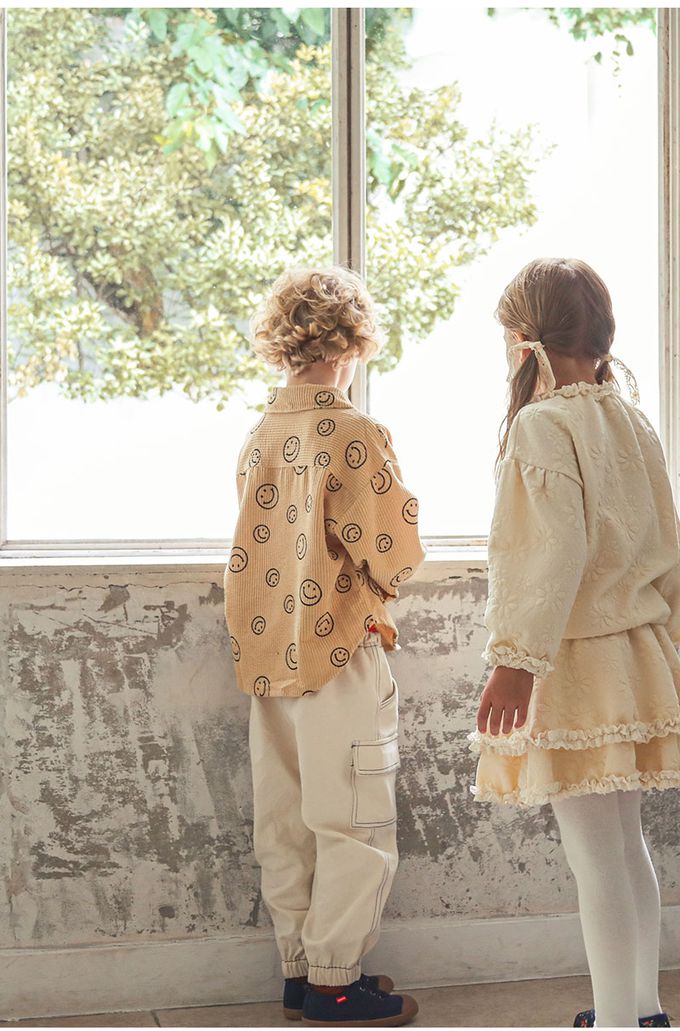 韓國 OZKIZ - 圓形笑臉印燈芯絨翻領長袖襯衫-卡其