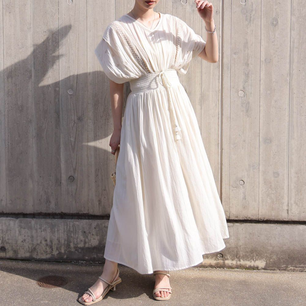 100%印度棉 素雅刺繡收腰短袖洋裝-象牙白