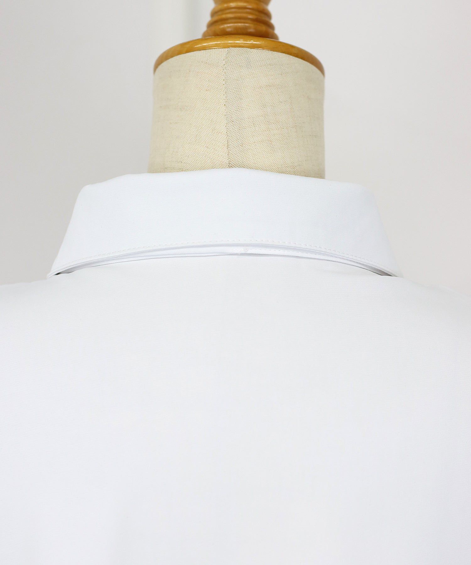 日本 BLUE EAST - 優雅紐結雪紡長袖襯衫-印花-淺杏