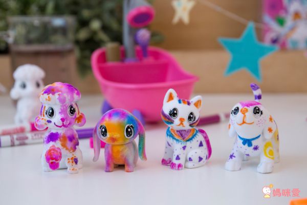 Crayola繪兒樂 - 【熱銷】彩繪百變毛小孩-寵物公仔*1(款式隨機)+可水洗細短桿彩色筆*2支(顏色隨機)