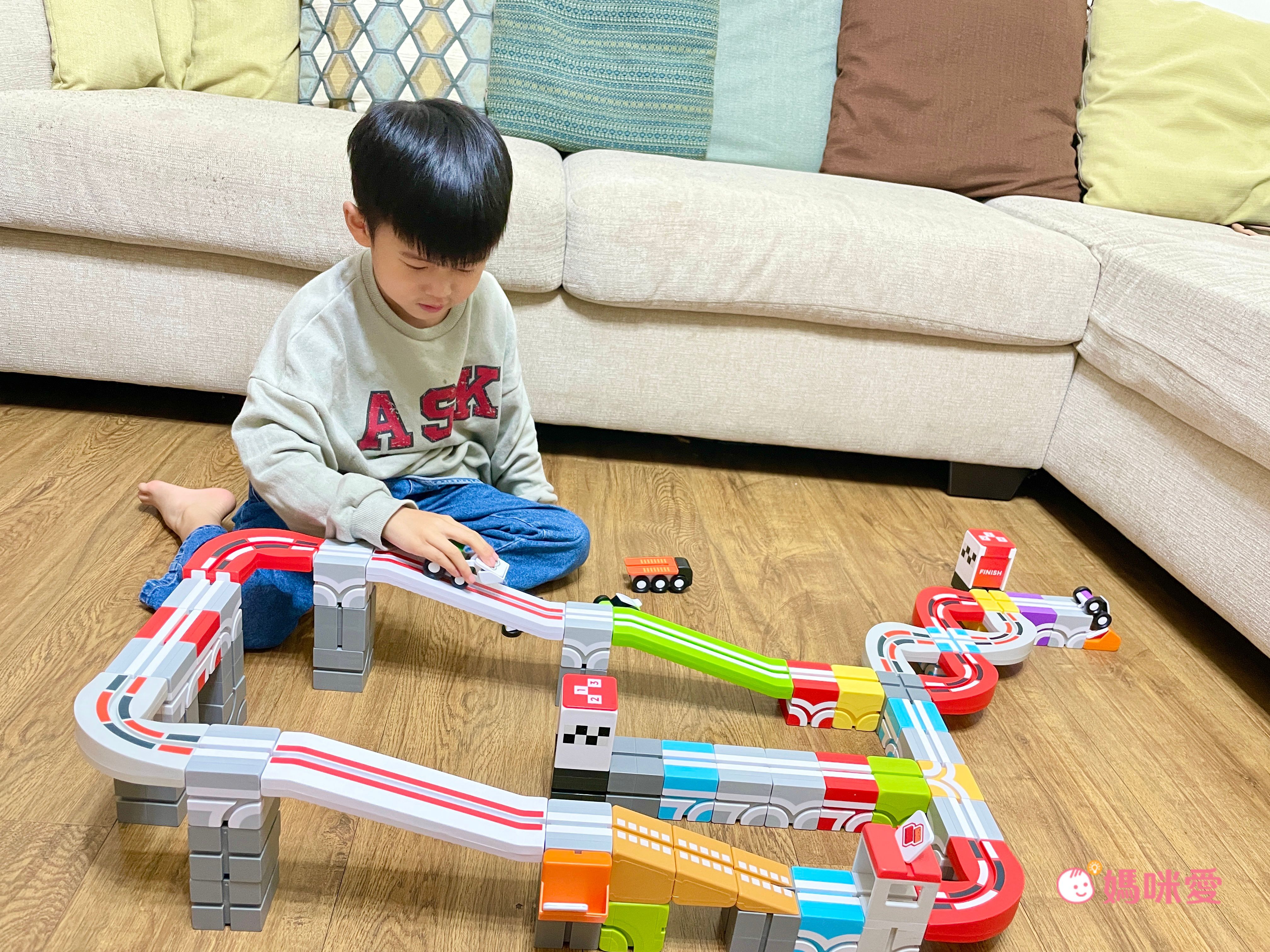 募資突破2400萬【Qbi】益智磁吸軌道積木玩具
