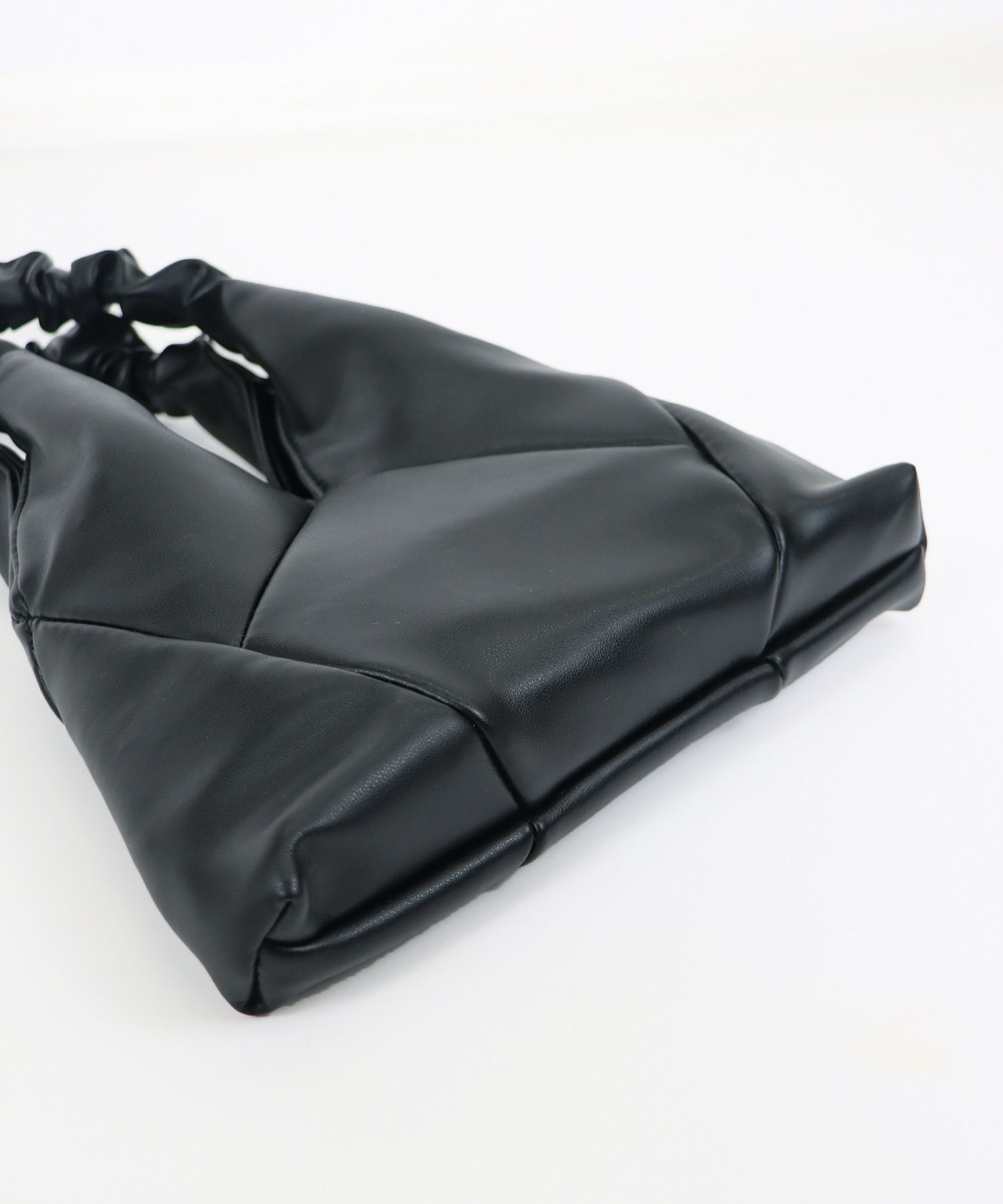 日本 BLUE EAST - 捲捲提把交叉皮革肩背包-卡其