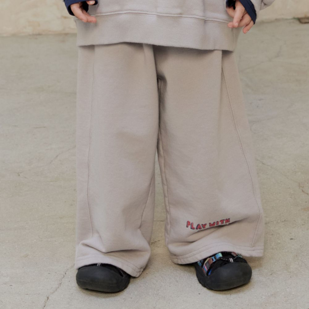 NAVi 鬆緊腰塗鴉文字點綴休閒棉褲-淺灰