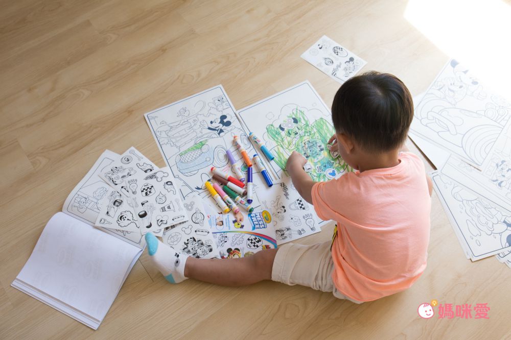 魔法顯色筆【Crayola 繪兒樂】神彩著色套組/著色本