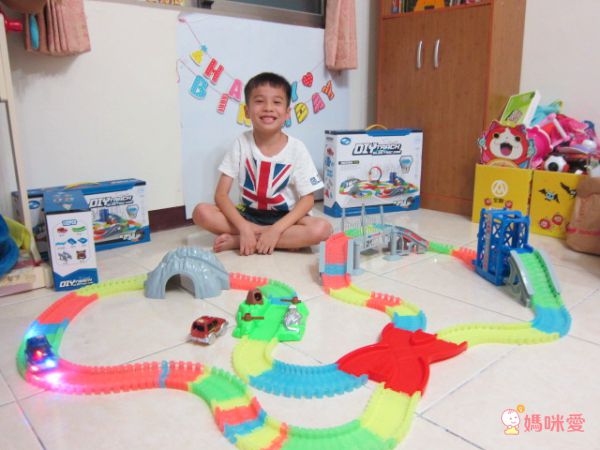 BQOCH - 【兒童益智玩具】電動夜光軌道車 山洞升降梯綜合款(261pcs)