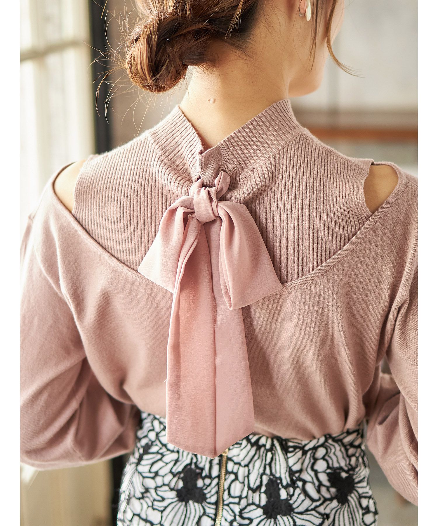 日本 tocco-closet - 美麗蝴蝶扭結針織上衣-淺杏粉