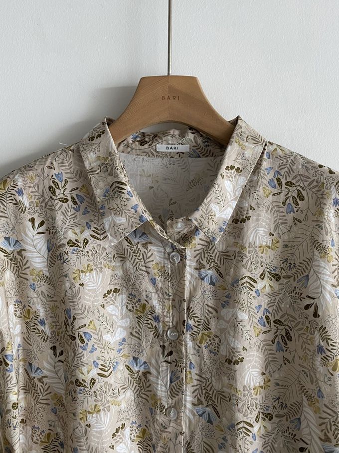 韓國女裝連線 - 花草圖樣翻領拼接長袖襯衫-卡其 (FREE)