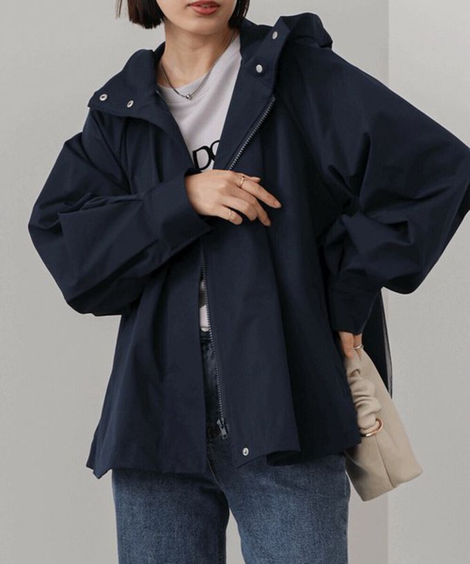 日本 Bab - [人氣款]背後皺摺薄紗連帽風衣外套-海軍藍